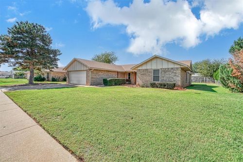 809 Canterbury Blvd, Altus, OK, 73521-4903 | Card Image