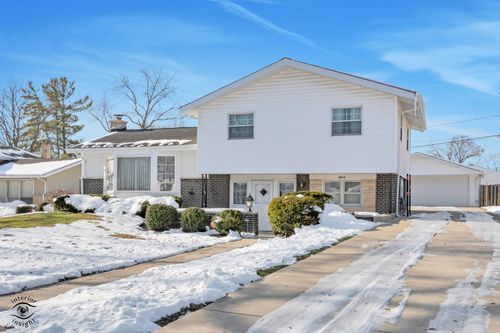 2815 Helen Dr, Glenview, IL, 60025-4652 | Card Image