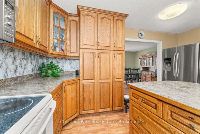 91 Santas Village Rd, House other with 4 bedrooms, 2 bathrooms and 7 parking in Bracebridge ON | Image 11