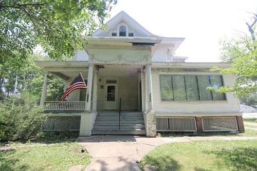 222 N Pritchett St, Niantic, IL, 62551-4057 | Card Image