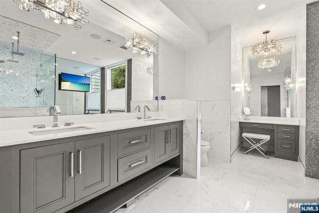 12 Hooks Ln, Condo with 4 bedrooms, 4 bathrooms and null parking in Edgewater NJ | Image 31