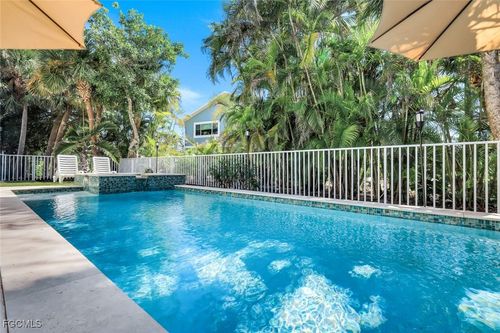 1111 Schooner Pl, SANIBEL, FL, 33957-5007 | Card Image