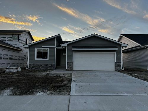 616 Ne Oak Ridge Drive, Ankeny, IA, 50021 | Card Image