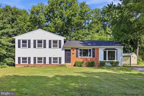 8215 Virginia Ln, FREDERICK, MD, 21704-8037 | Card Image