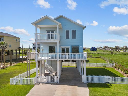 11202 Reagor Way, Galveston, TX, 77554-8747 | Card Image