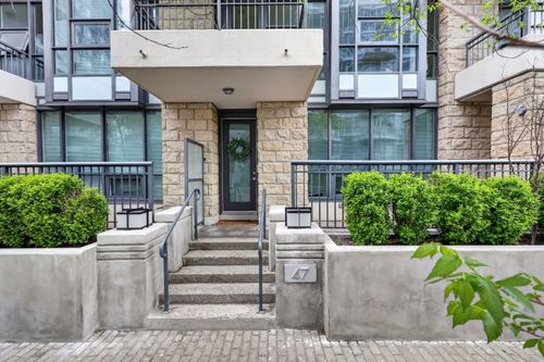 47 Waterfront Mews Sw, Calgary, AB, T2P0X3 | Card Image