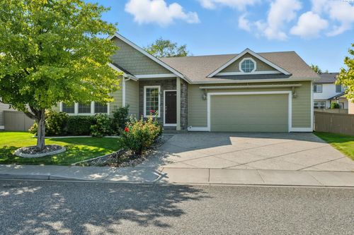 5605 W 14th Ave, Kennewick, WA, 99338-2165 | Card Image