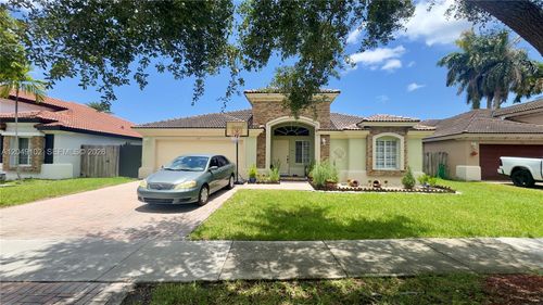 937 Ne 35th Ave, Homestead, FL, 33033-5560 | Card Image