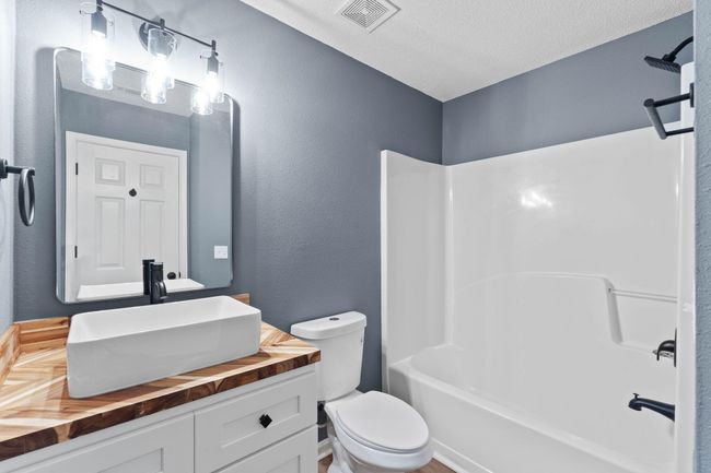 Primary Bed-Bath | Image 16