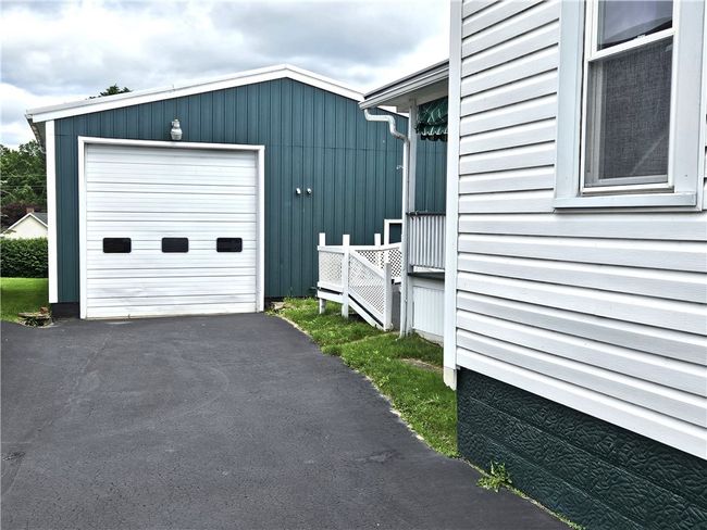 355 E Elm St, House other with 3 bedrooms, 2 bathrooms and 2 parking in Homer City PA | Image 4