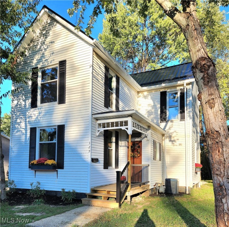 8th St, Cambridge, OH 43725