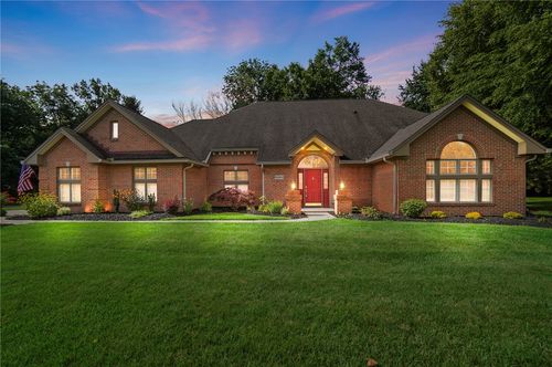 9301 Patriot Woods Ct, Washingtn Twp, OH, 45458-9460 | Card Image