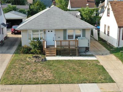 View of front of property with a front lawn and covered porch | Image 2