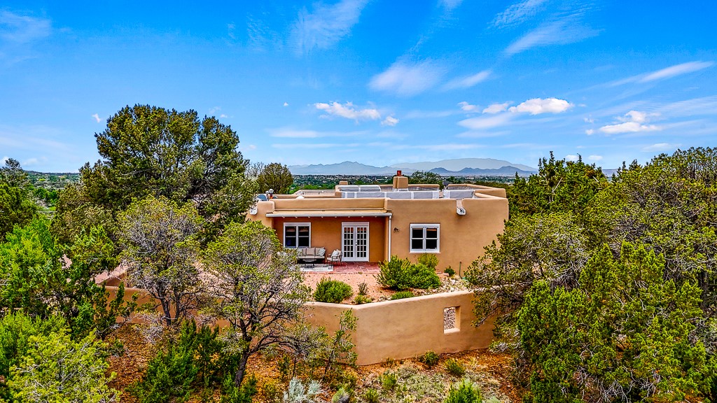 Camino Lejo , Santa Fe, NM 87505