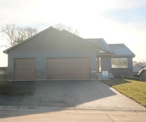 6023 Fuller Cir, Wyoming, MN, 55092-4301 | Card Image