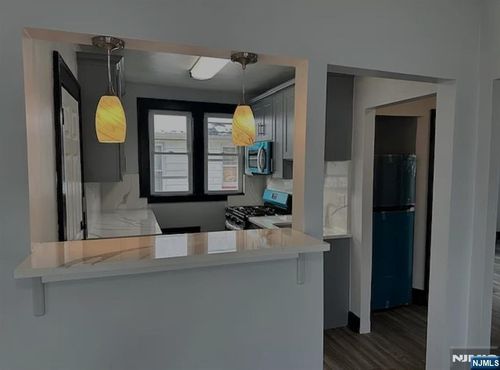 80 Roosevelt Ave, Dumont, NJ, 07628-2853 | Card Image