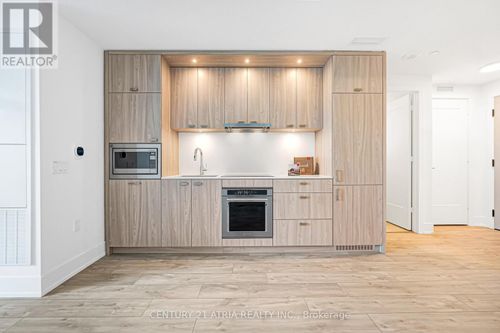 317-858 Dupont Street, Toronto (Dovercourt-Wallace Emerson-Junction), ON, M6G0C1 | Card Image