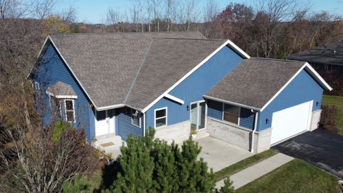 102 Hidden Lake Dr, SLINGER, WI, 53086 | Card Image