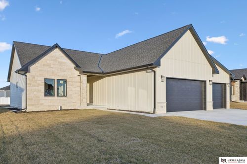 7320 Augustine Ave, Lincoln, NE, 68516-2627 | Card Image