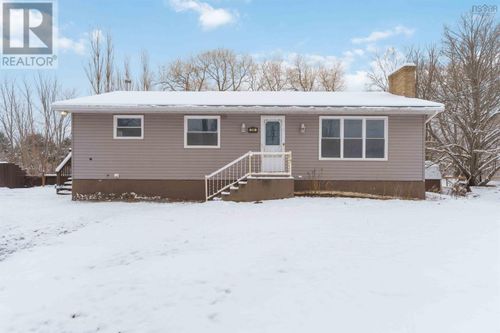 395 College Road, Windsor, NS, B0N2T0 | Card Image