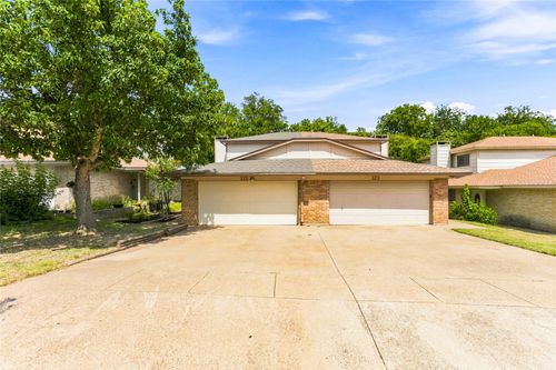 121-121 Allencrest Dr, White Settlement, TX, 76108-2353 | Card Image