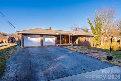 620 Diamondhead Dr Ne, Lenoir, NC, 28645-3875 | Card Image