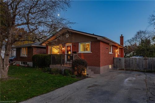 97 First Ave, Cambridge, ON, N1S2B4 | Card Image