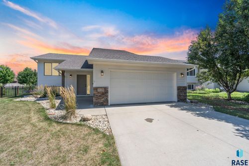 3128 S Triple Play Ave, Sioux Falls, SD, 57110-8811 | Card Image