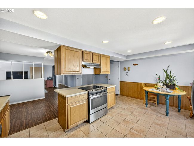 Kitchen/Dining Room | Image 18