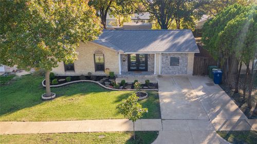 910 Shorehaven Dr, Garland, TX, 75040-5872 | Card Image