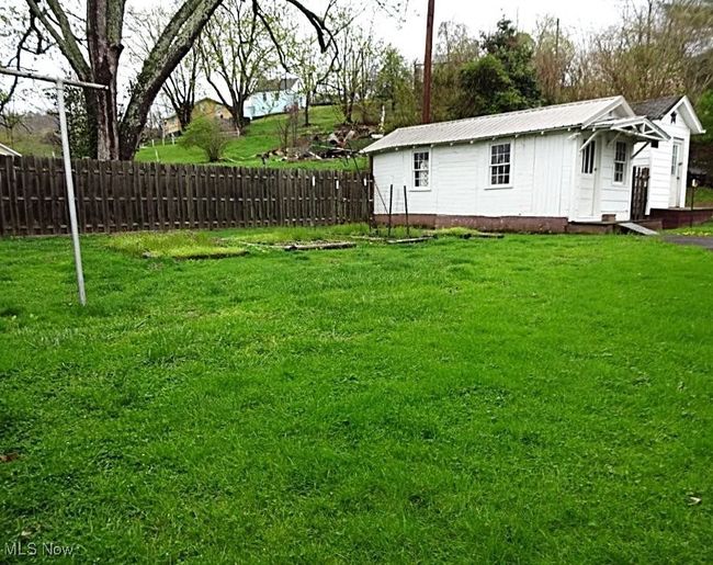 210 3 Rd St, House other with 3 bedrooms, 2 bathrooms and null parking in Spencer WV | Image 32