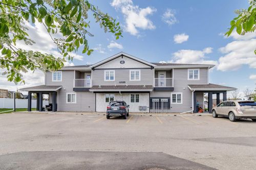 200-45 Reid Court, Sylvan Lake, AB, T4S0L9 | Card Image