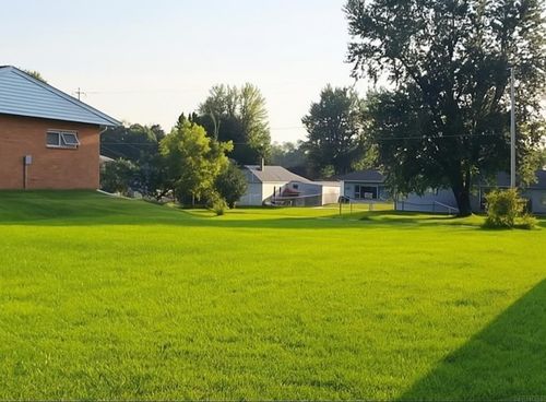 418 7th Ave Se, Oelwein, IA, 50662-2551 | Card Image