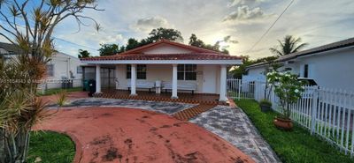 3520 Sw 88th Pl, House other with 2 bedrooms, 1 bathrooms and null parking in Miami FL | Image 1