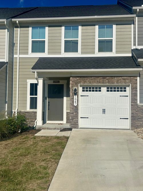 1047 Mountain View Dr, Thompsons Station, TN, 37179-2205 | Card Image
