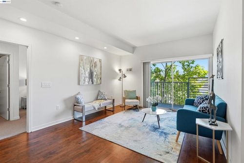3-2-6465 San Pablo Ave, Oakland, CA, 94608-2176 | Card Image