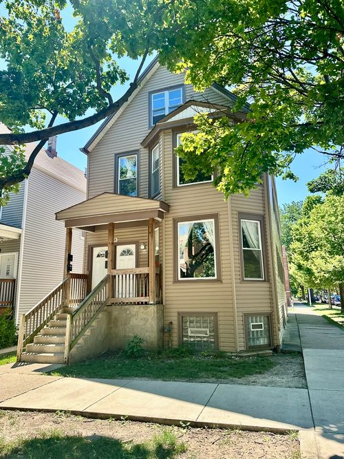 3258 N Ridgeway Avenue, Chicago, IL, 60618 | Card Image