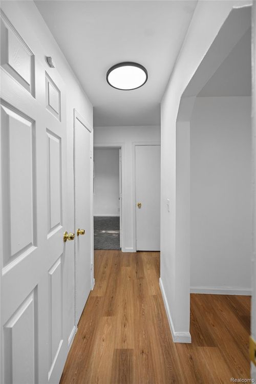 1248 Colonial Dr, Inkster, MI, 48141-1761 | Card Image