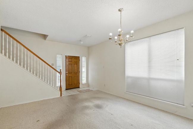 Living / Dining area open concept | Image 23