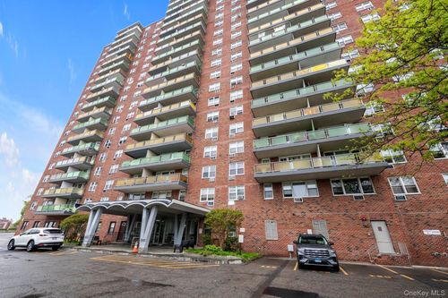 8g-1841 Central Park Ave, Yonkers, NY, 10710-2940 | Card Image