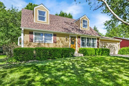 390 Cornell Ln, Elgin, IL, 60123-6910 | Card Image