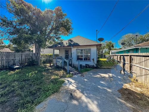 909 Coleman Ave, Corpus Christi, TX, 78401-3336 | Card Image