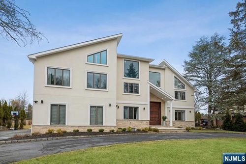 15 Fox Run, North Caldwell, NJ, 07006-4173 | Card Image