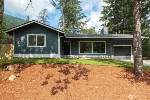 16915 424th Ave Se, North Bend, WA, 98045-9635 | Card Image