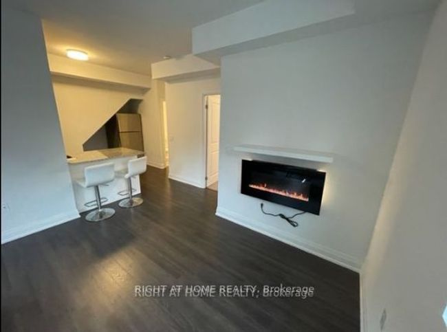 702 - 5309 Highway 7, Condo with 1 bedrooms, 1 bathrooms and 1 parking in Vaughan ON | Image 11
