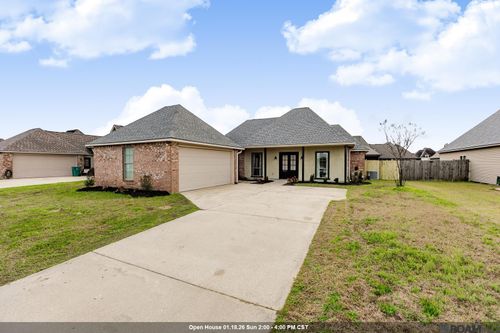 13366 Autumn Run Dr, Walker, LA, 70785-5535 | Card Image