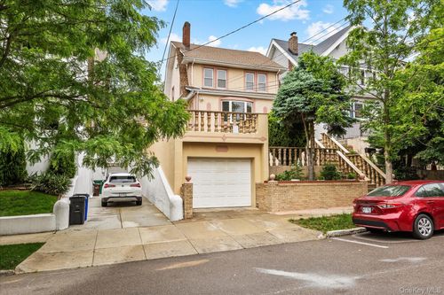 14837 86th Ave, Jamaica, NY, 11435-3101 | Card Image