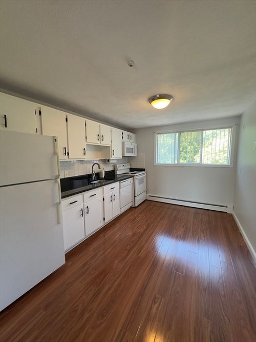 apt-5-11 Woodcrest Ct, Weymouth, MA, 02190-1533 | Card Image