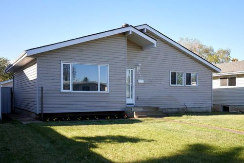2501 13 Ave N, Lethbridge, AB, T1H4A4 | Card Image