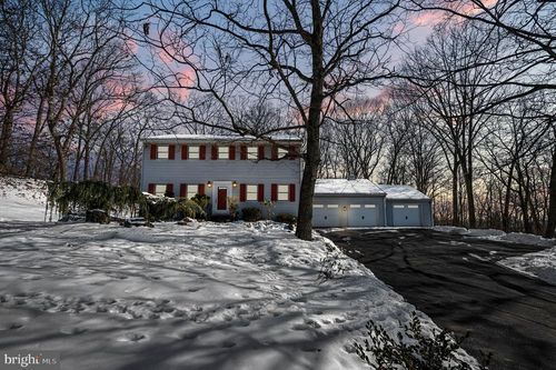 1824 N Adams St, POTTSTOWN, PA, 19464-2450 | Card Image